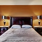 Central Chic City Stay