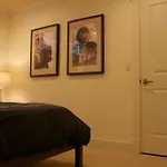 Custom Built 3Bedroom Home In Kitsilano