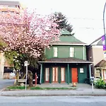 Mondeliving House Davie