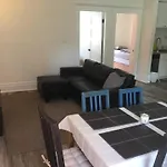 5 Star Location Downtown Core 1035 Granville St 6Bed-Rooms Unit 16 People Available