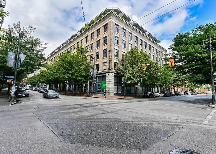 Stylish 1-Bedroom Loft In Gas Town