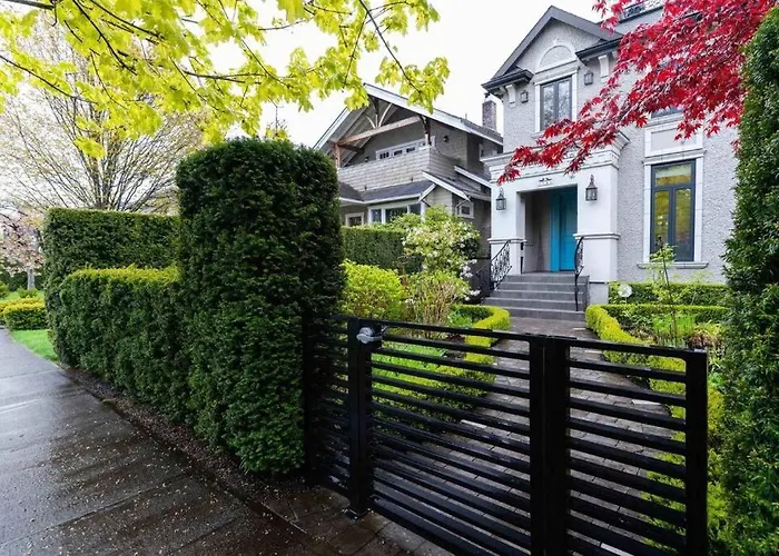 Pg House By Ubc