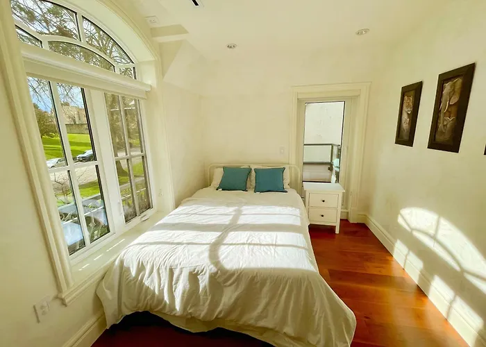 Oceanview Luxury 4-Bedrooms Vancouver Point Grey