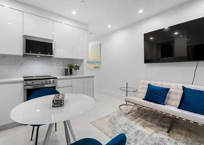 Brand New 2 Bedroom Point Grey Getaway