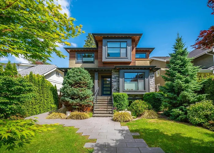 Charming Modern Home Near Downtown And Ubc