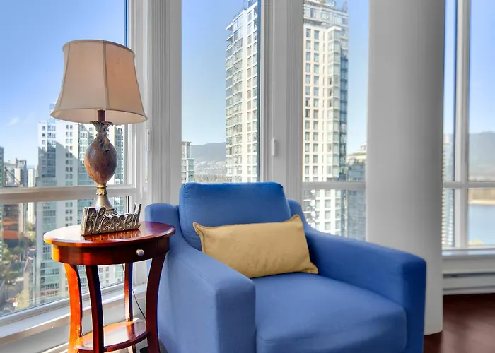 Breathtaking Downtown Condo With Stunning Harbor Views!