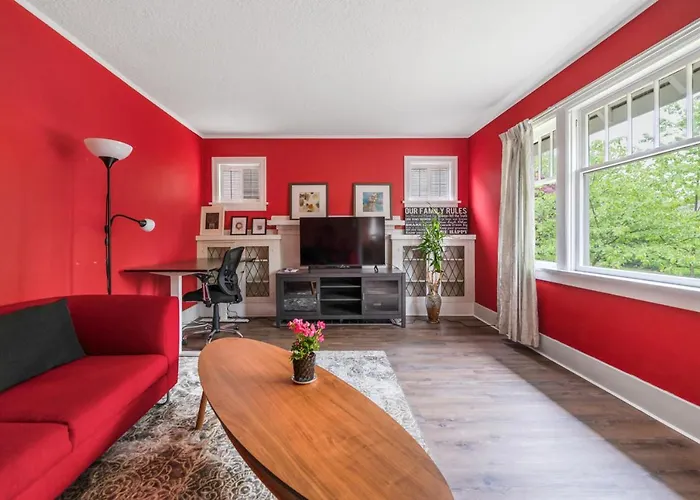 Charming Garden Retreat In Prime Van Location