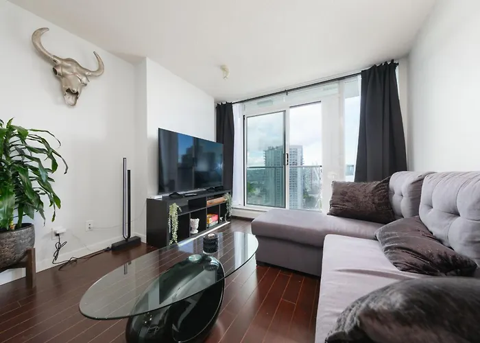Central 1-Bedroom Apartment With Pool, Jacuzzi & Sauna