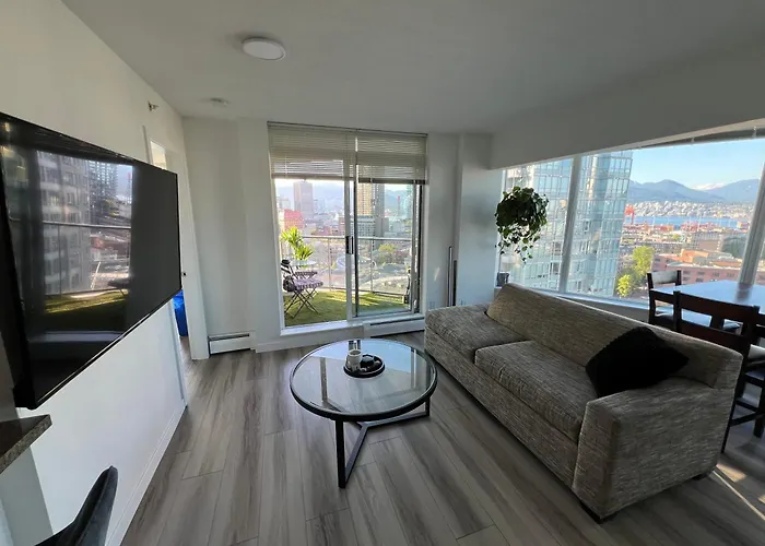 Luxury Condo With Jacuzzi Pool & Sauna In Prime Location