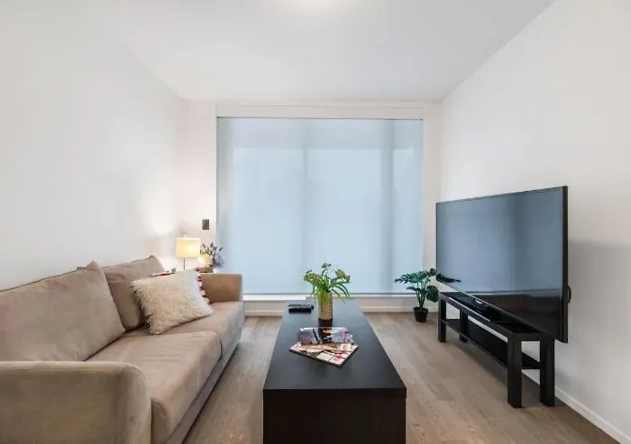 Chic & Modern Retreat The Heart Of Dt Vancouver