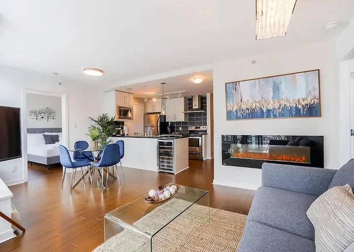 2 Bedroom Apartment With Sauna & Pool Next To Mall