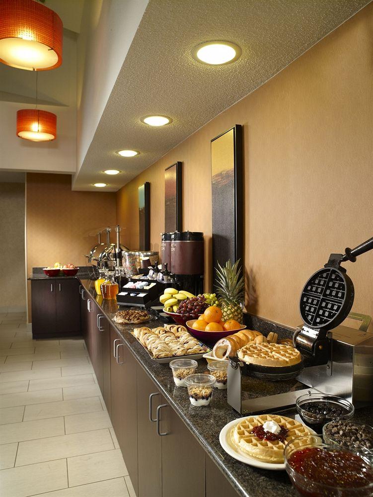 By Marriott Downtown Hotel