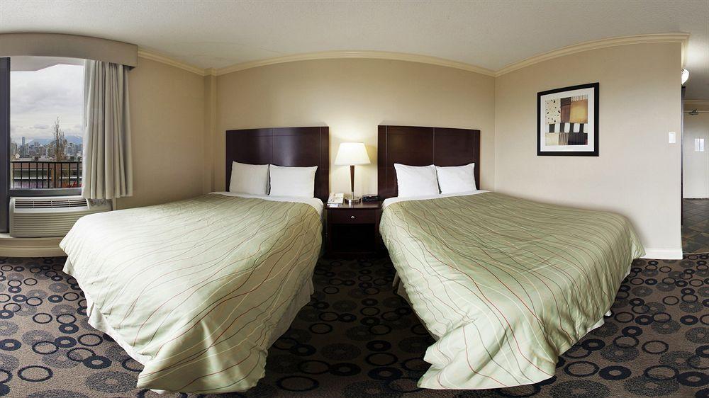 Park & By Radisson 3* Vancouver