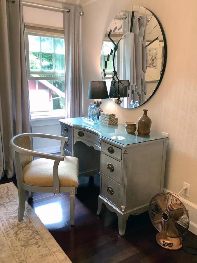 Suite Smart Shaughnessy *