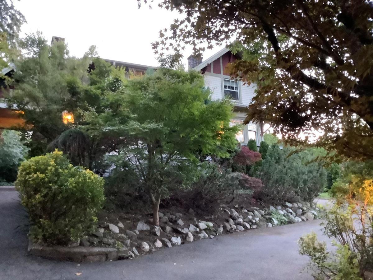 Suite Smart Shaughnessy Bed & Breakfast Vancouver
