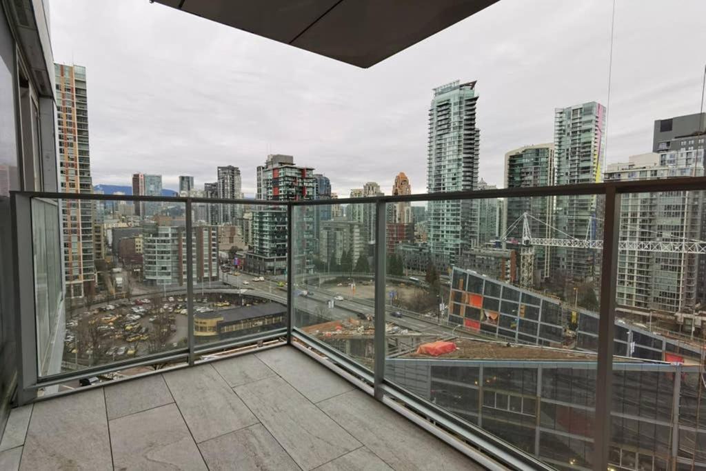 Apartment Luxury 1br With Great View In Downtown Vancouver