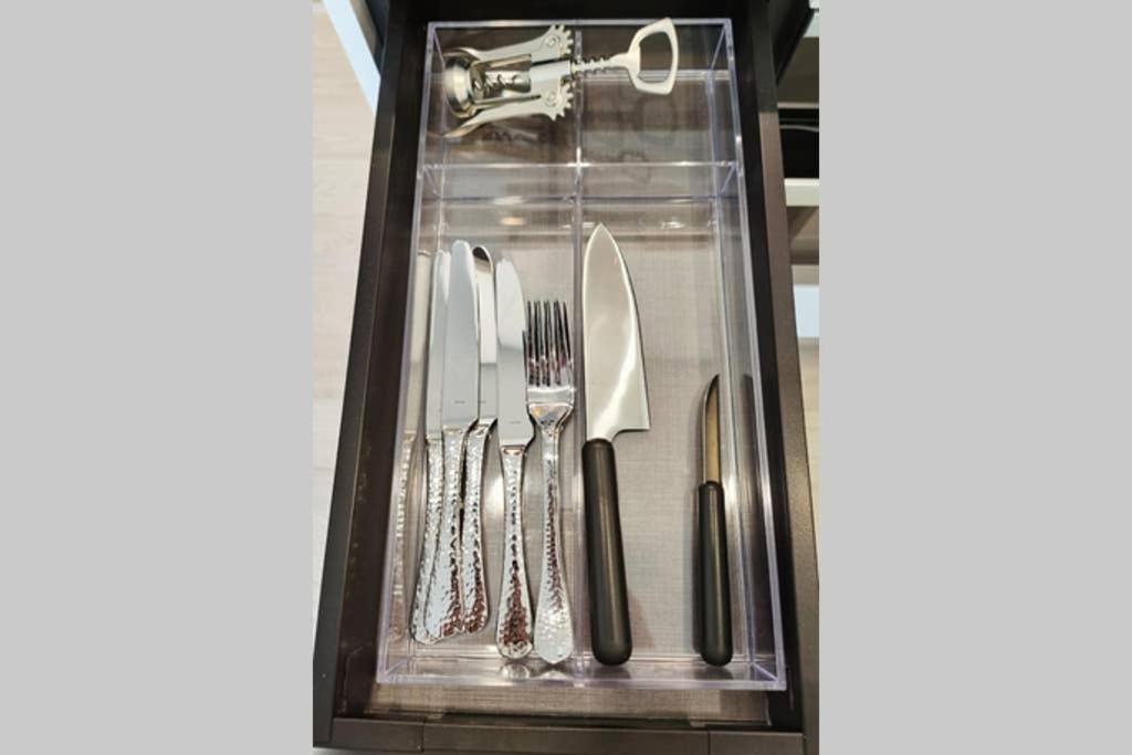 Luxury 1br With Great View In Downtown *