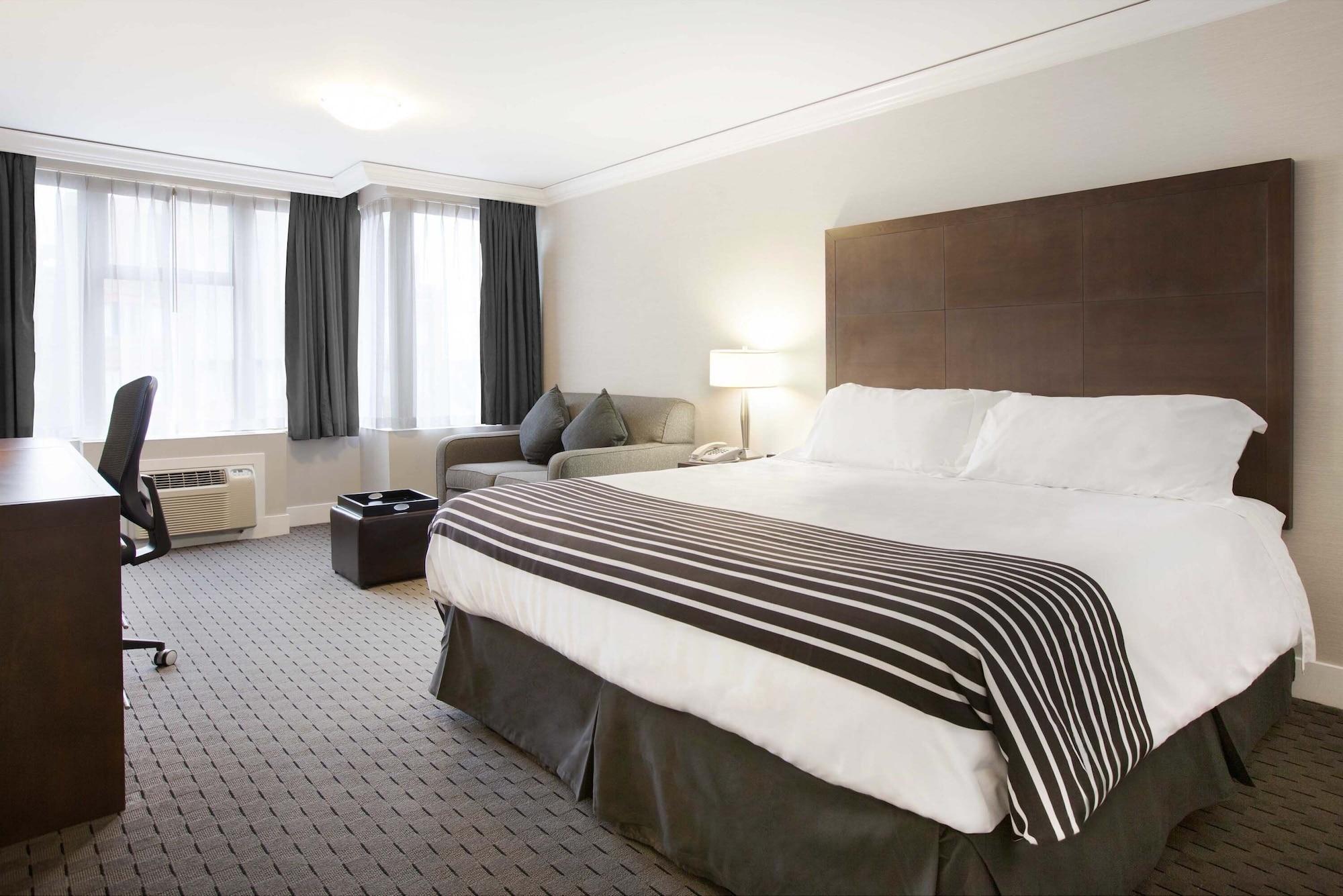 Sandman Downtown Hotel 3*