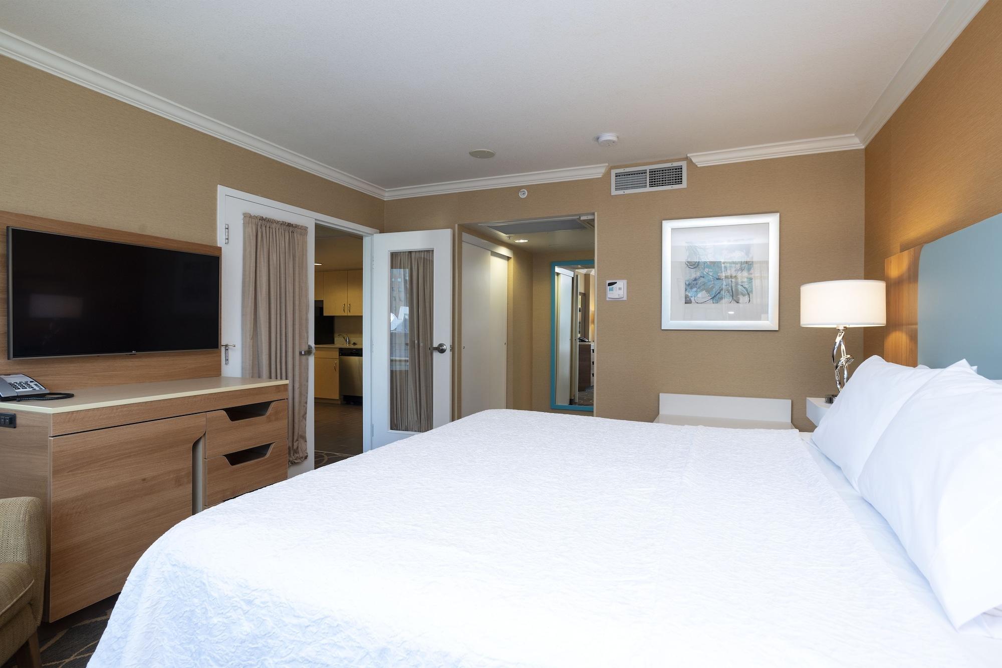Hampton & Suites, By Hilton - Downtown Hotel