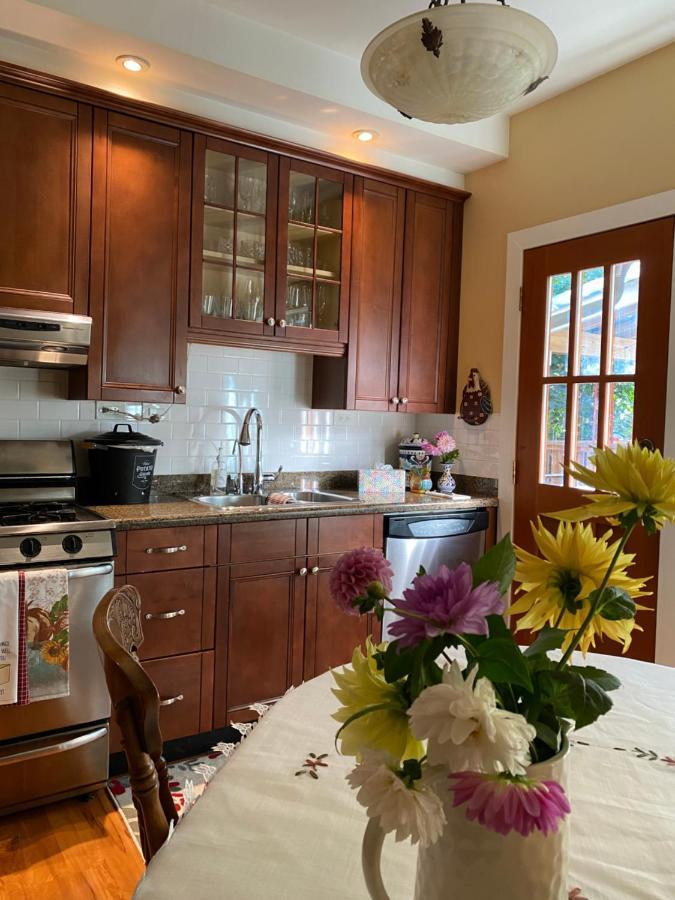 Beautiful, Quiet 3br In Posh Kitsilano