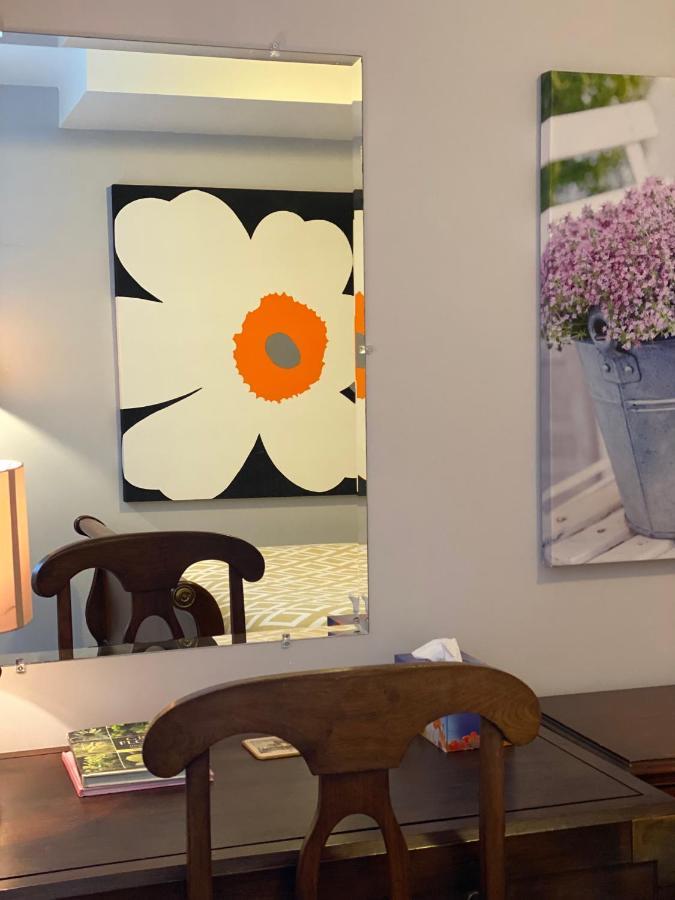 Beautiful, Quiet 3br In Posh Kitsilano Apartment *