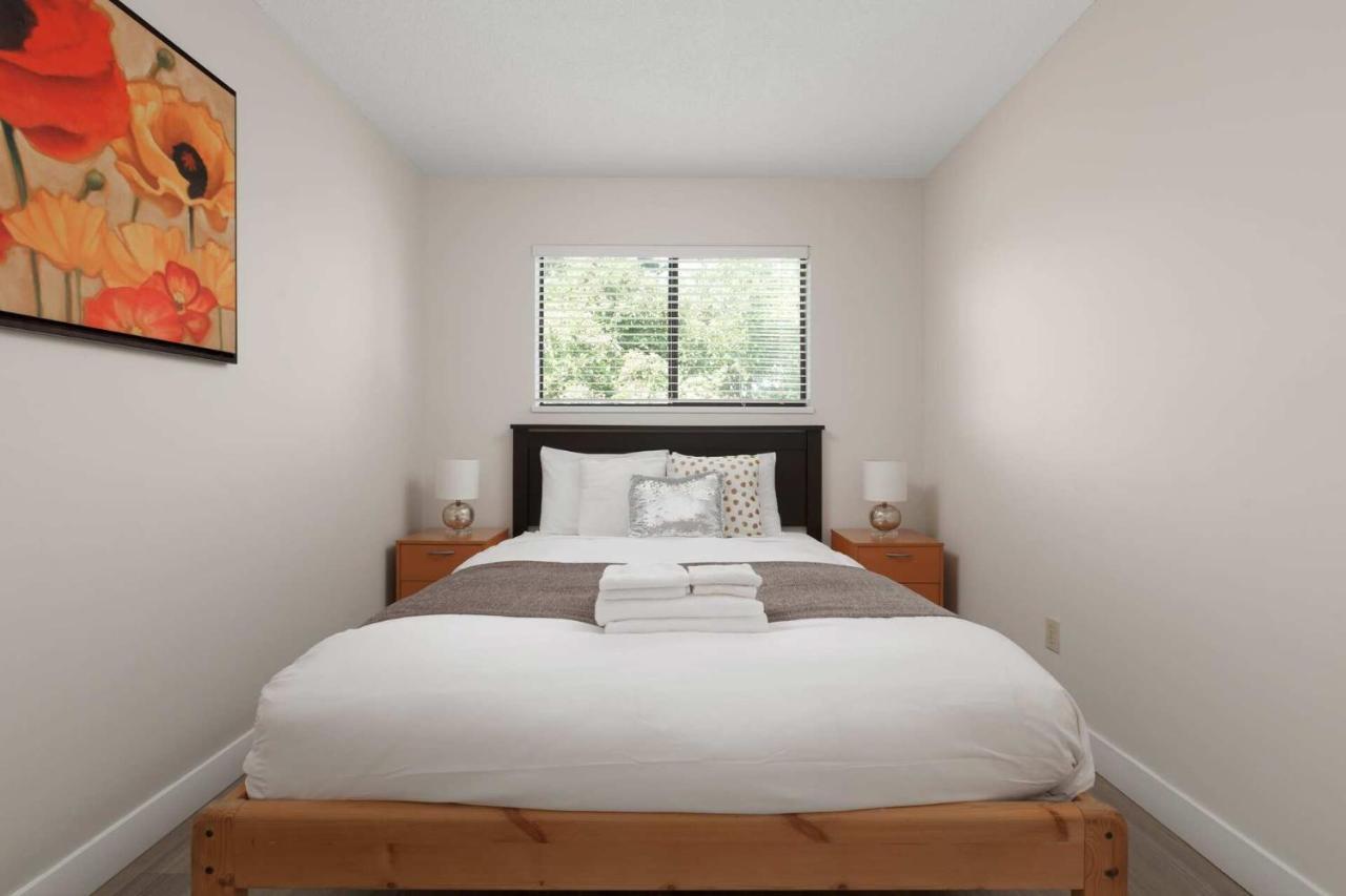 Huge 4 Bedroom Upper *