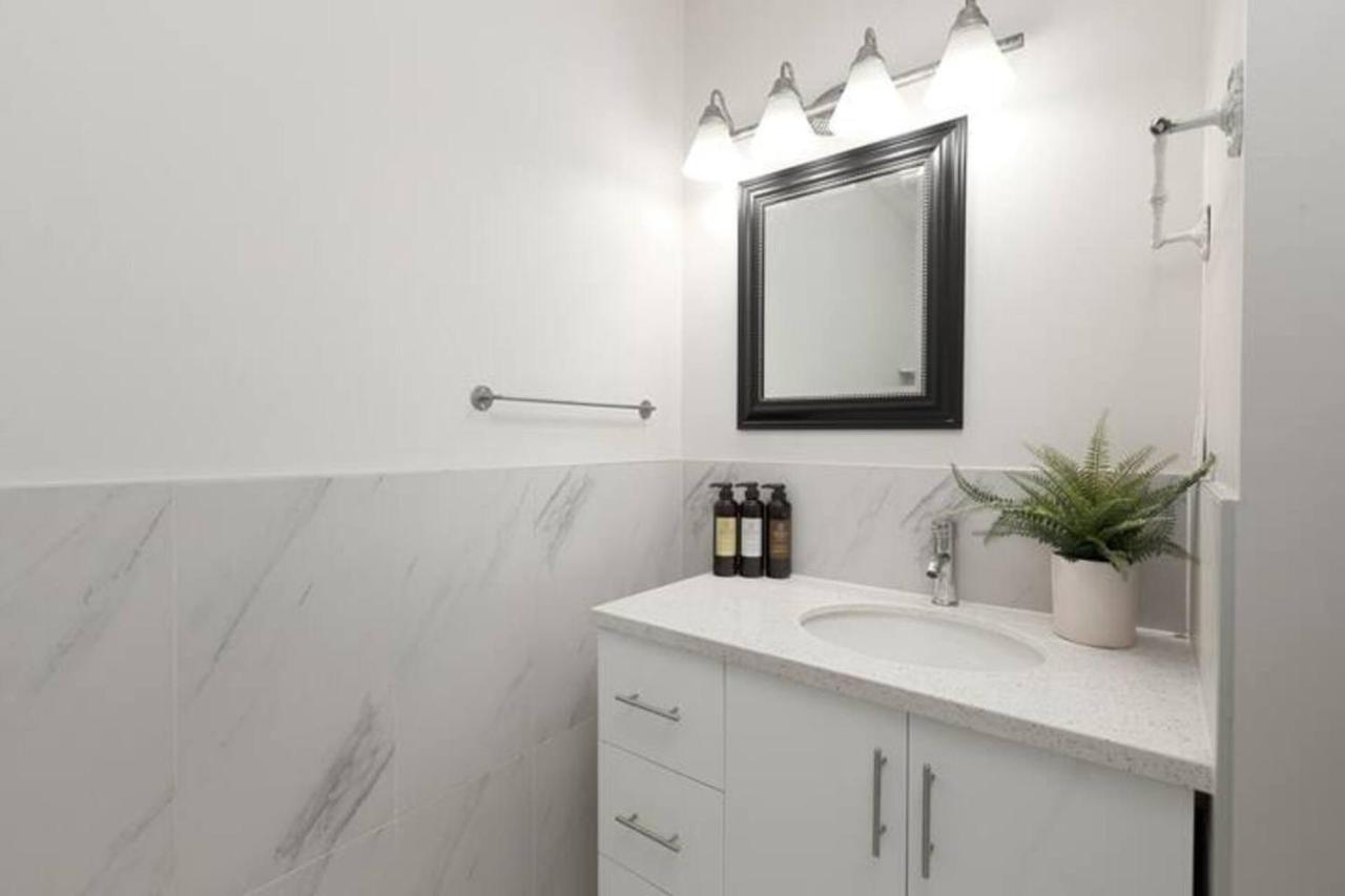 Huge 4 Bedroom Upper Apartment