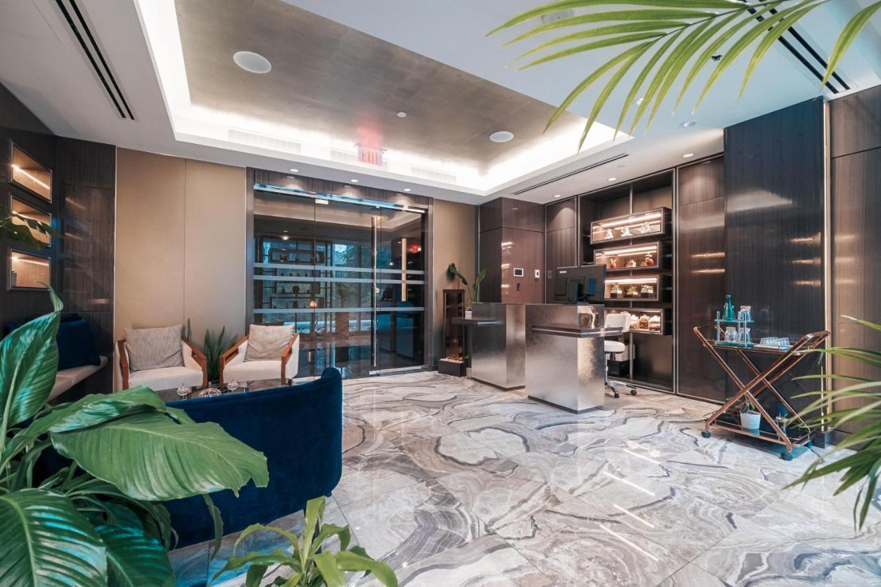 Paradox Hotel Vancouver