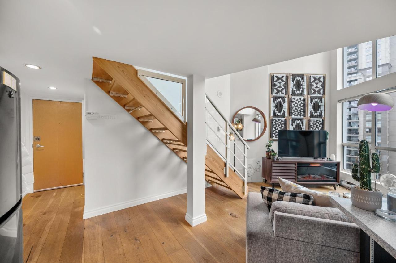 Apartment Rare Find Loft With Full Kitchen At Heart Of Downtown *
