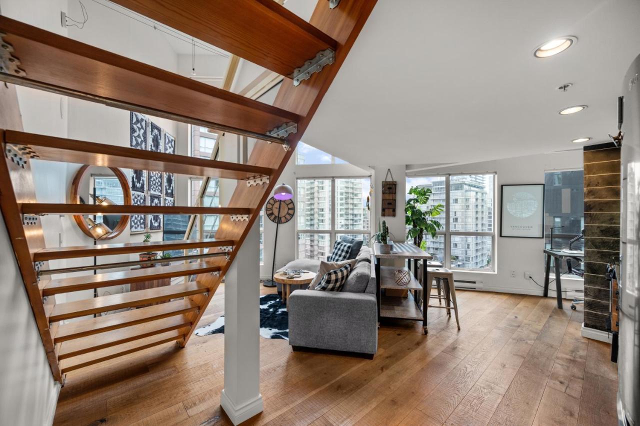Apartment Rare Find Loft With Full Kitchen At Heart Of Downtown