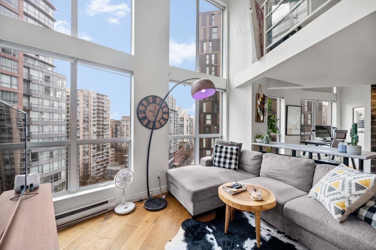 Apartment Rare Find Loft With Full Kitchen At Heart Of Downtown Vancouver