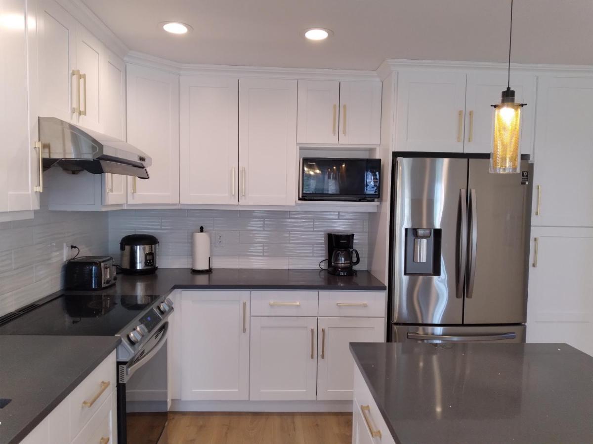 Convenient To Attractions & Close To Airport *