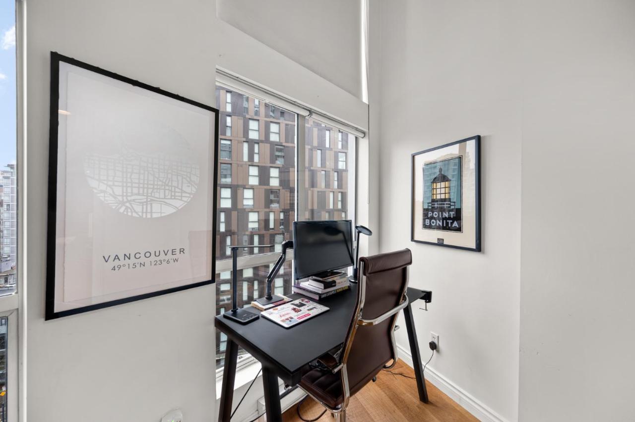 Rare Find Loft With Full Kitchen At Heart Of Downtown Apartment Vancouver