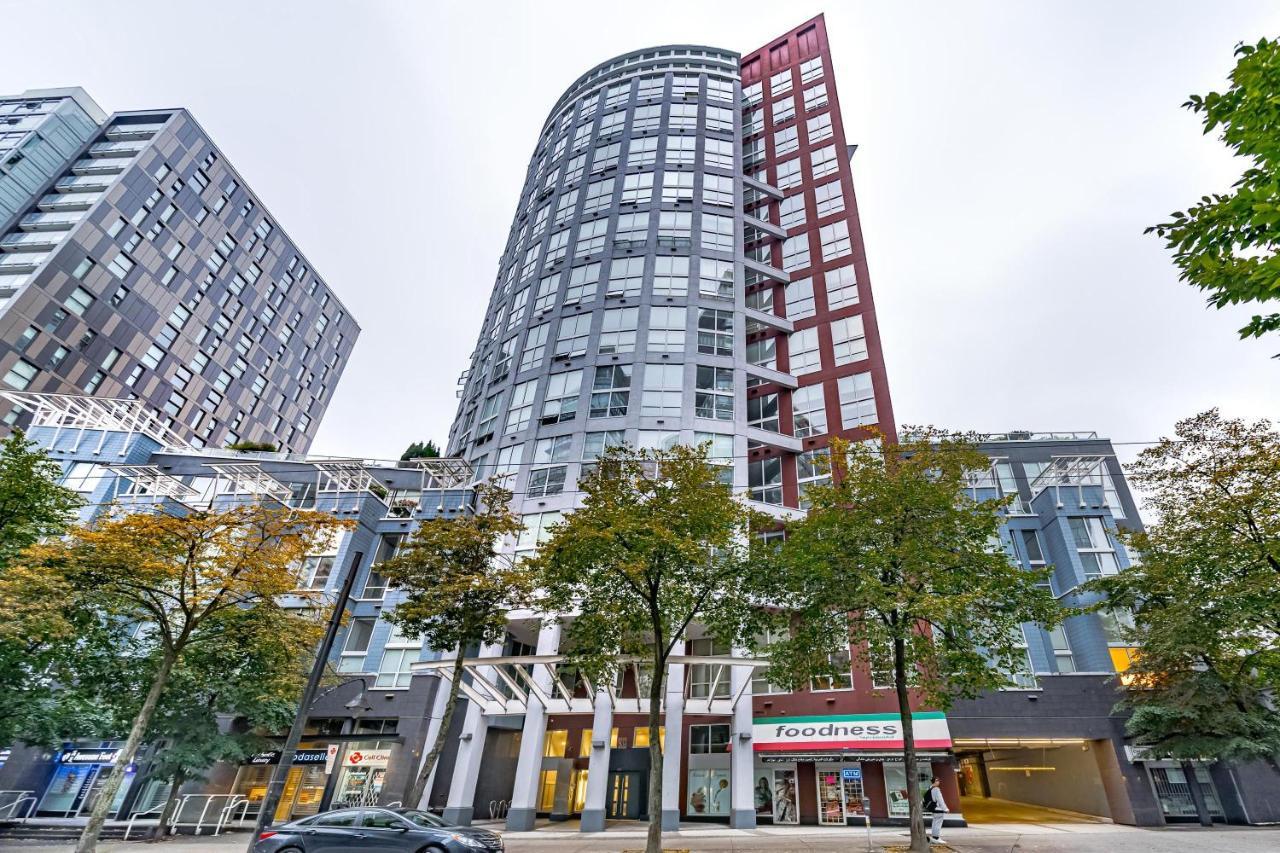 Rare Find Loft With Full Kitchen At Heart Of Downtown