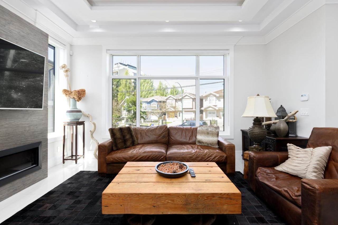 Cheerful 5 Bedroom House In
