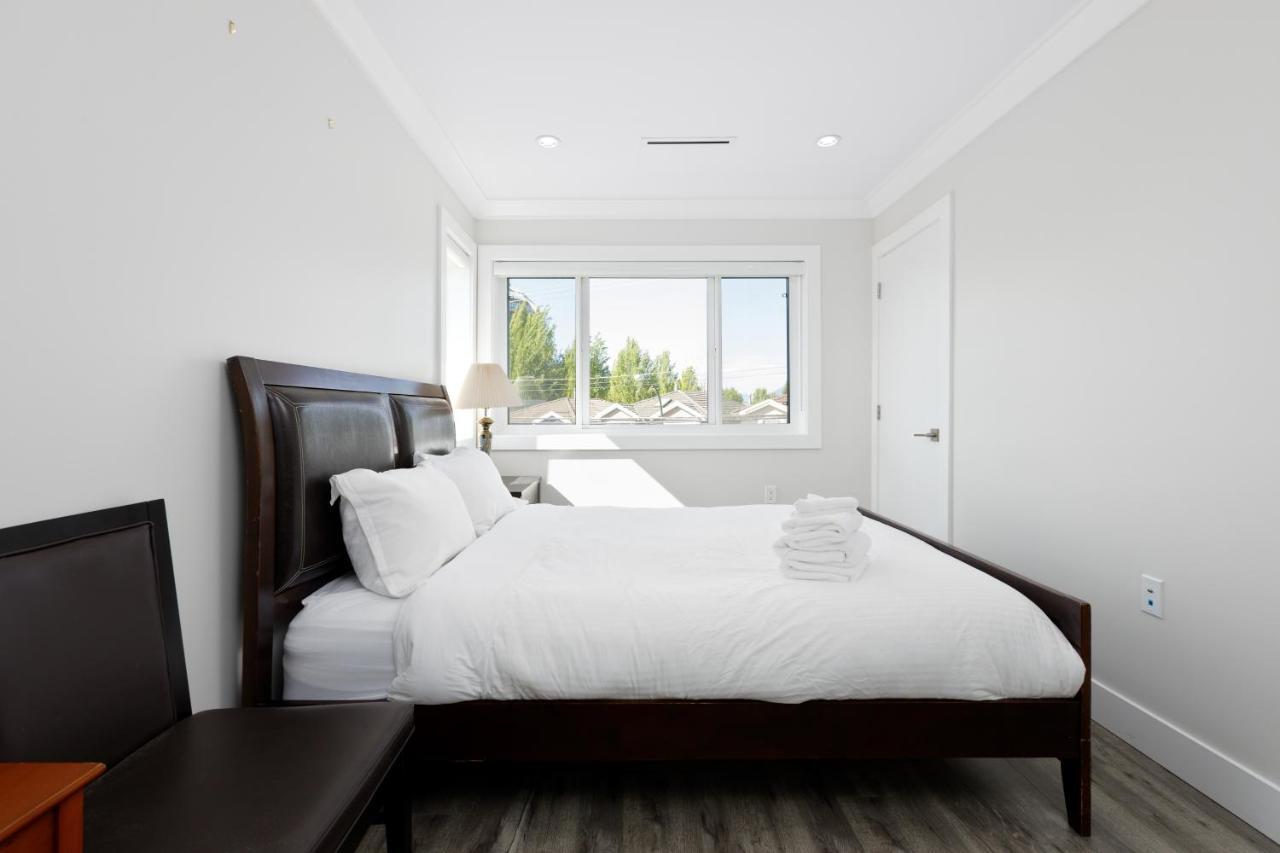 Cheerful 5 Bedroom House In Apartment