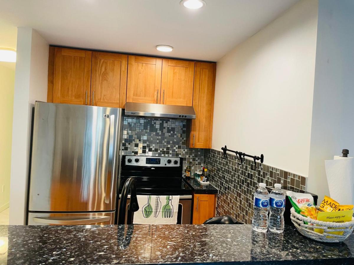 Adorable 2-bedroom Basement In * Vancouver