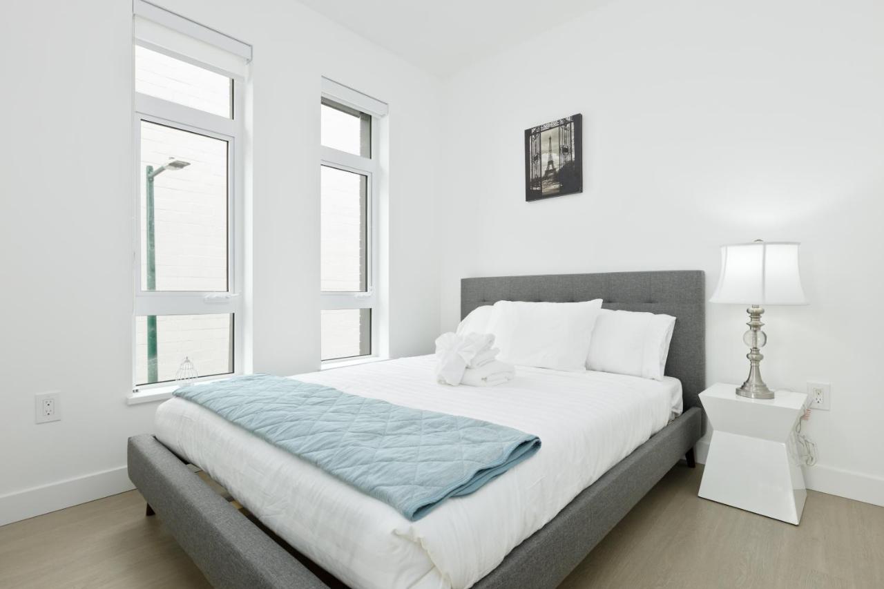 Cozy 2-bedroom In Apartment *
