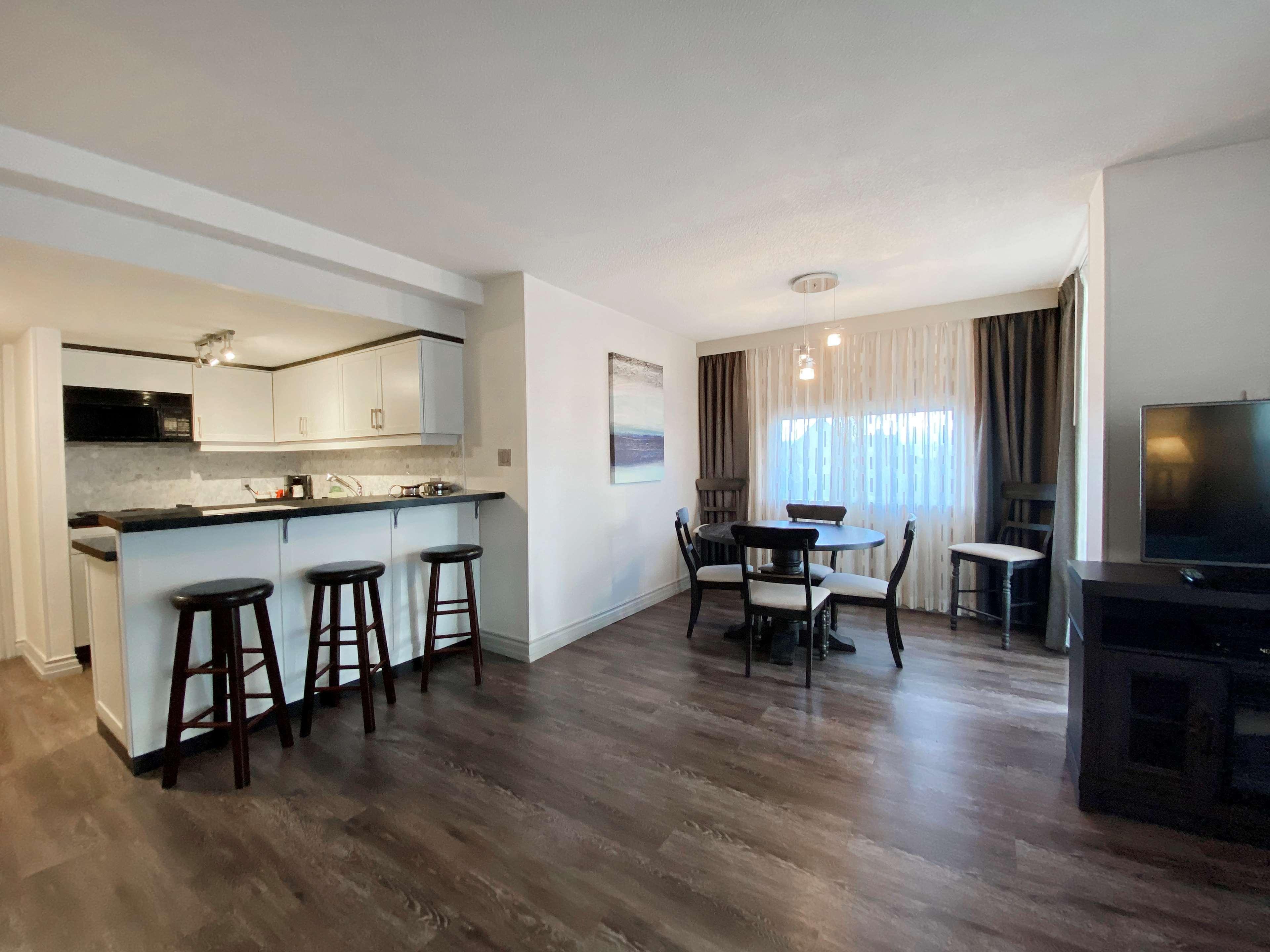 Western Sands Hotel 3*