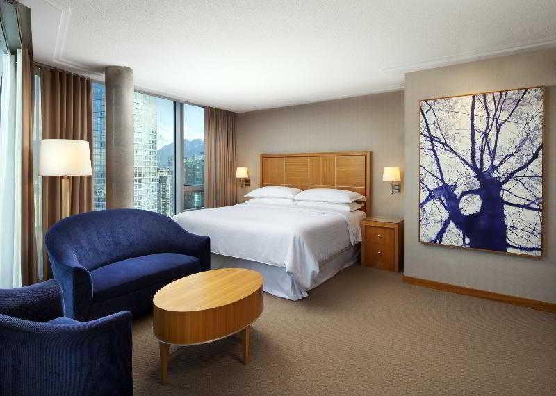 Sheraton Centre 4*