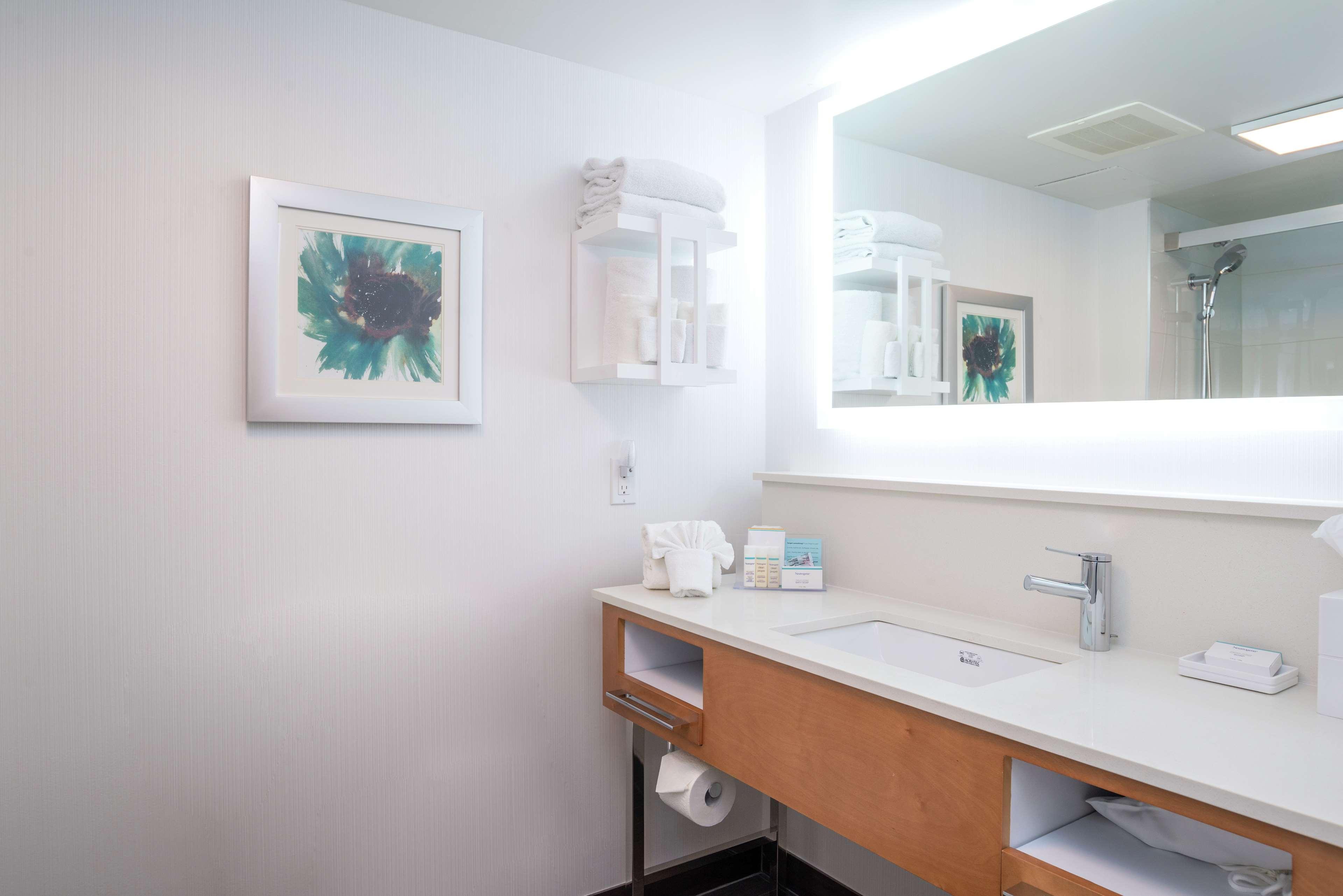 Hampton & Suites, By Hilton - Downtown 3* Vancouver