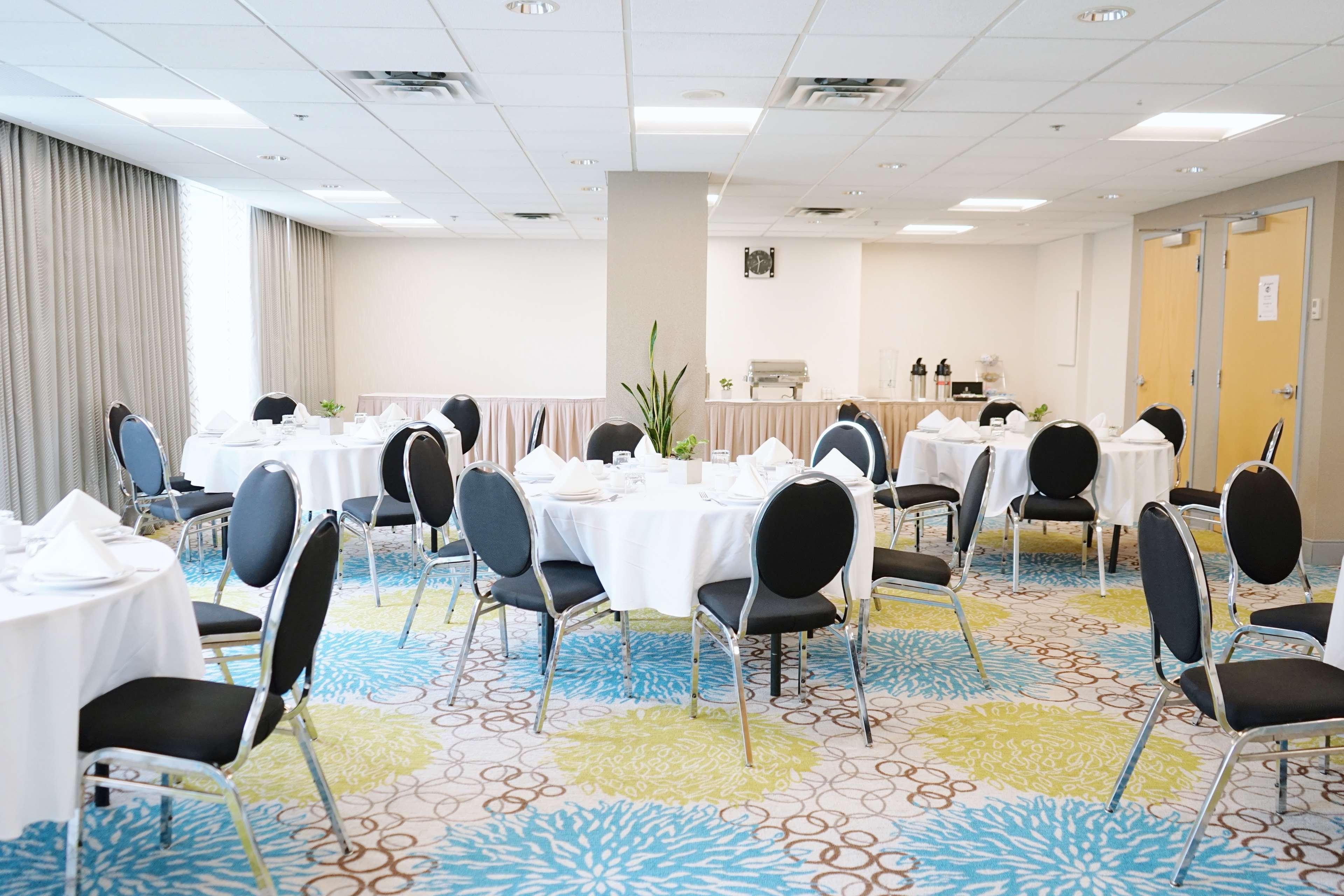 Hampton & Suites, By Hilton - Downtown Hotel