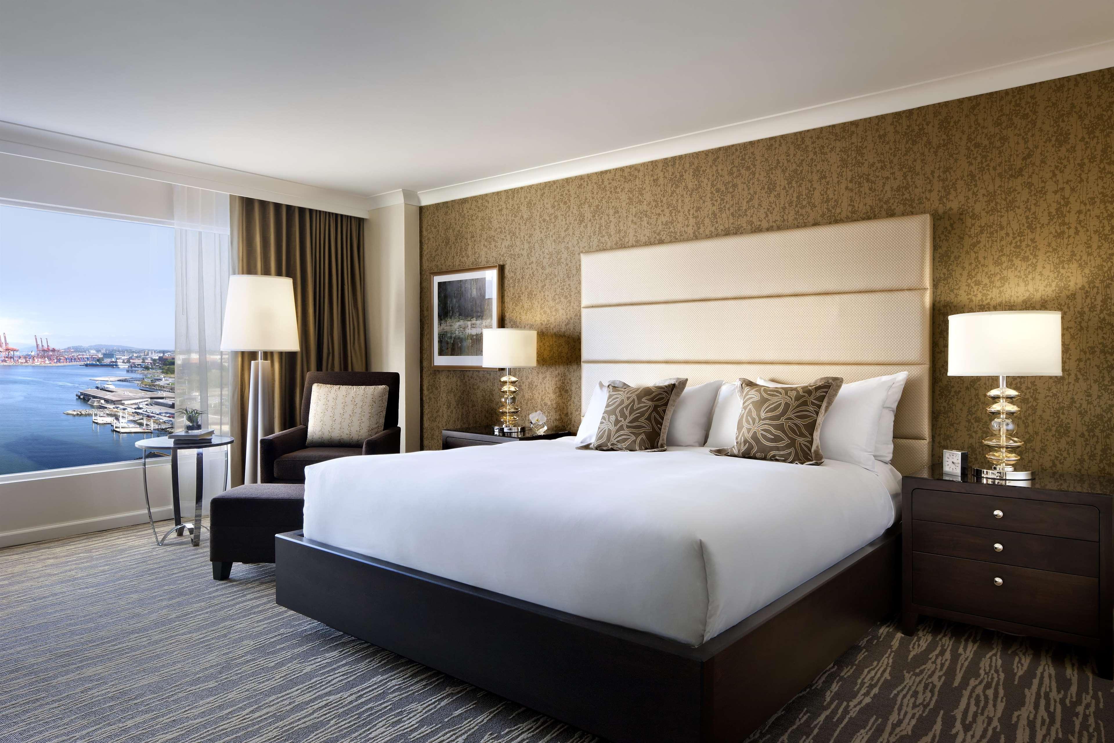 Fairmont Waterfront Hotel
