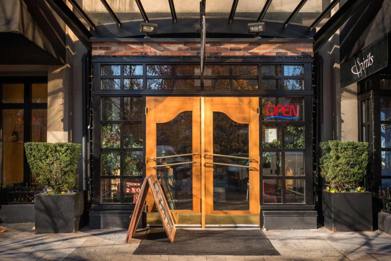 The Sutton Place 5*