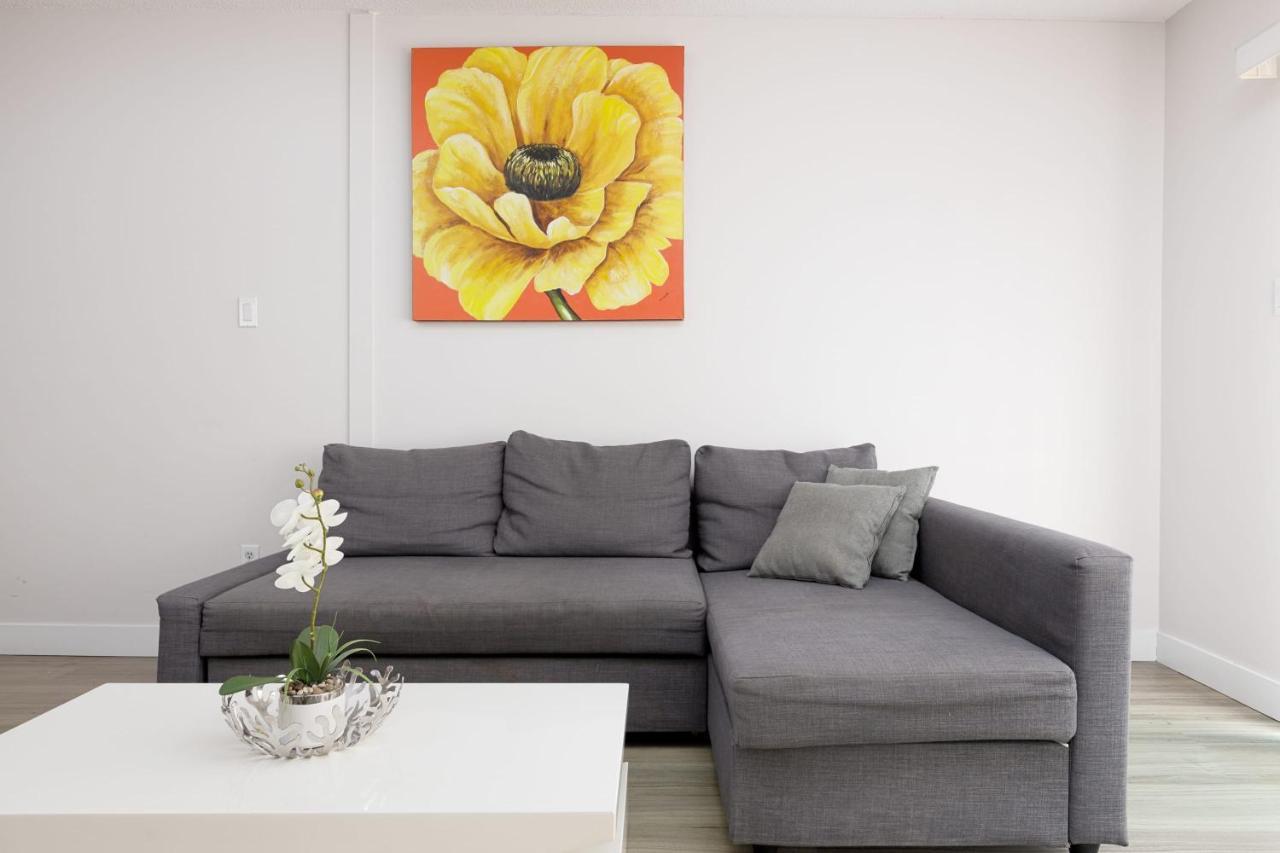 Huge 4 Bedroom Upper * Vancouver