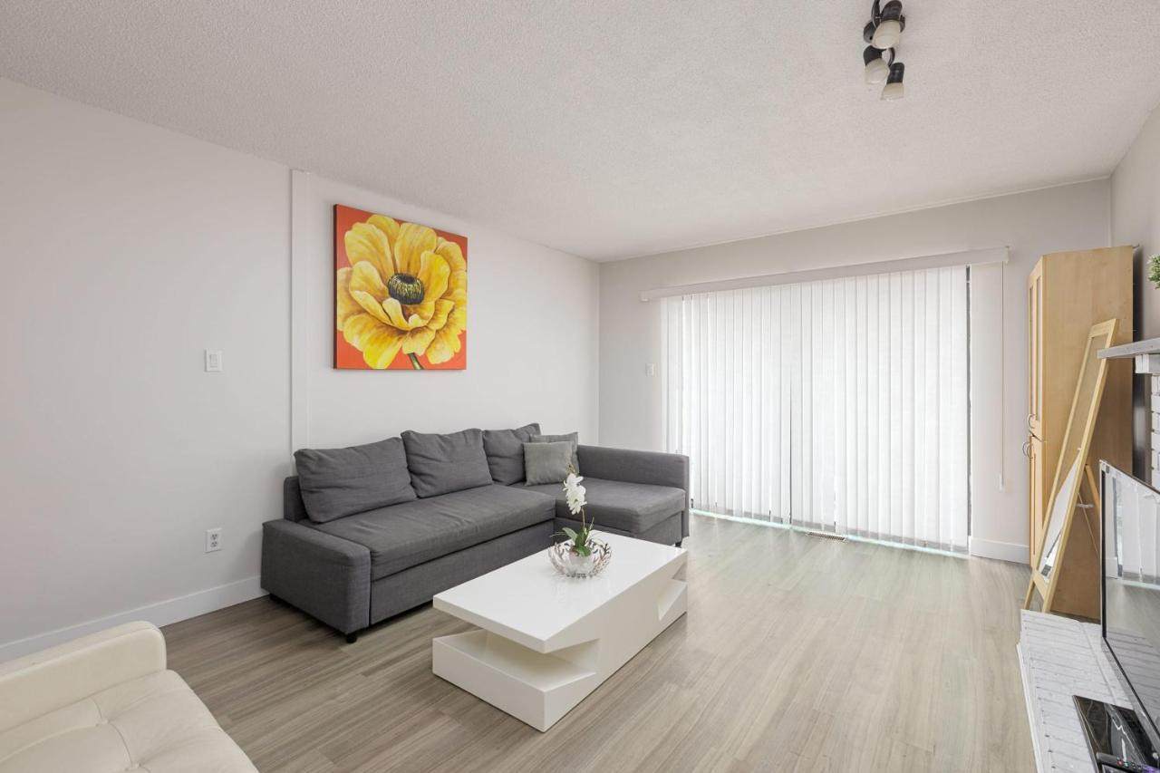 Apartment Huge 4 Bedroom Upper