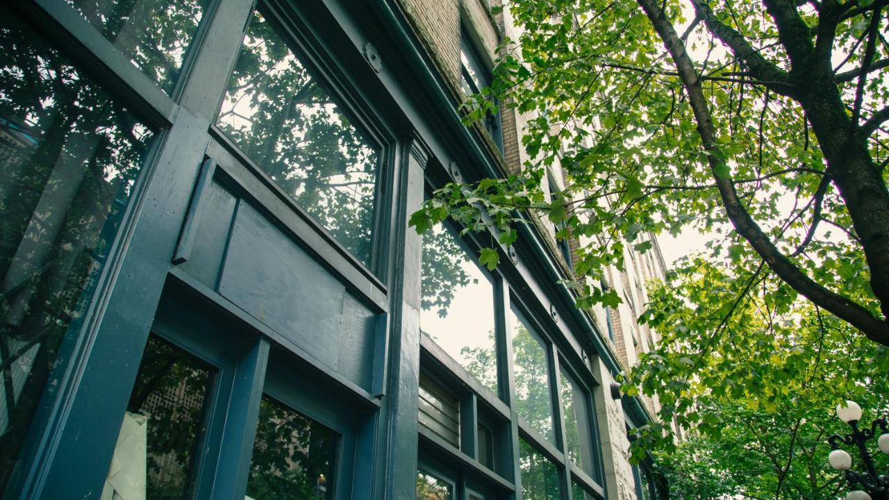 Stylish 1-bedroom Loft In Gas Town Apartment *