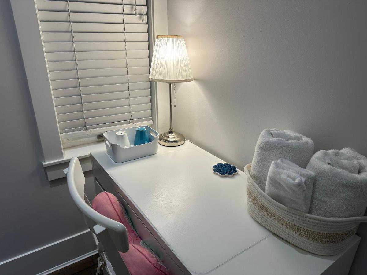 West Cozy Retreat By Host Launch Guest house