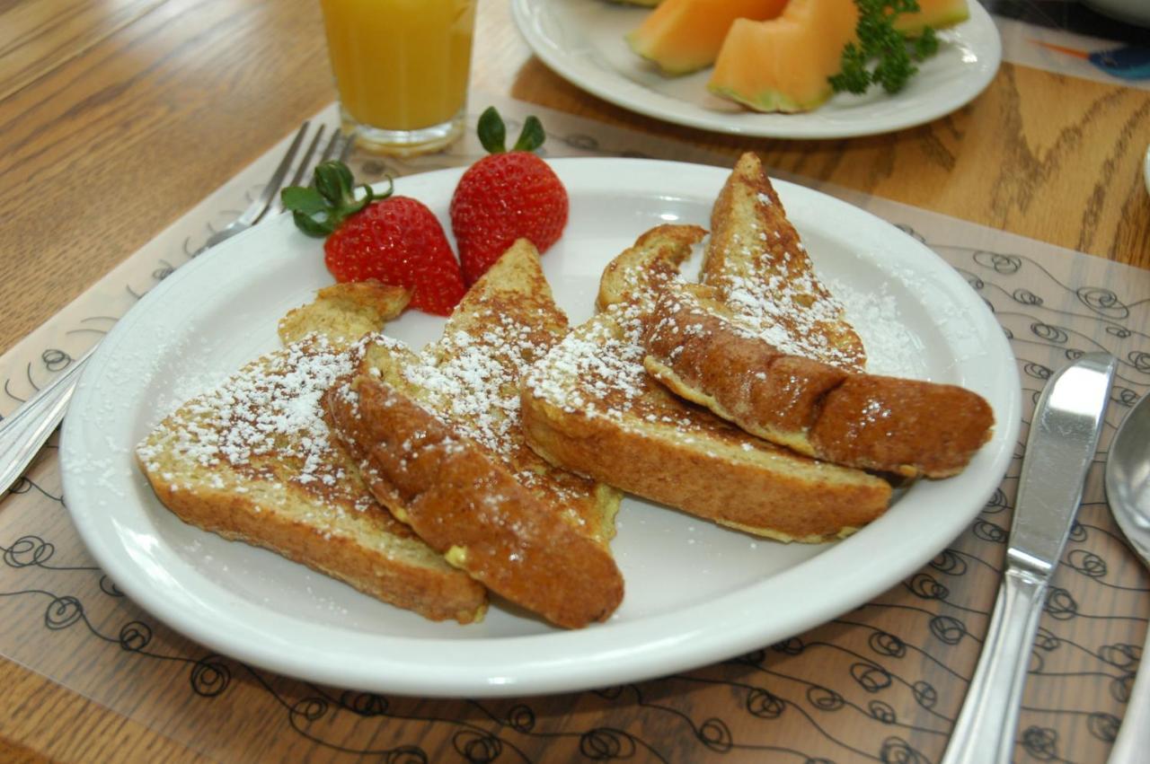 Cambie Bed & Breakfast 3*
