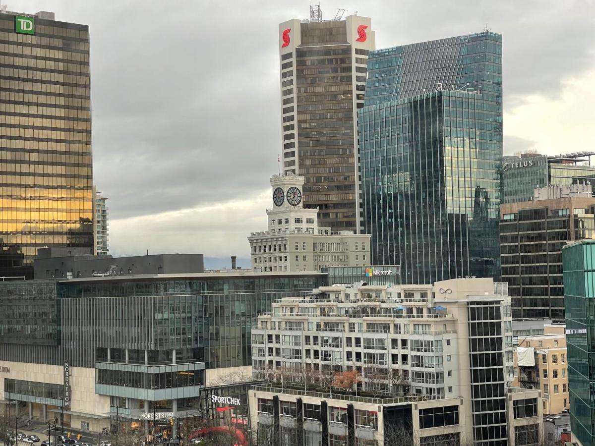 Downtown 1 Bedroom Apartment *